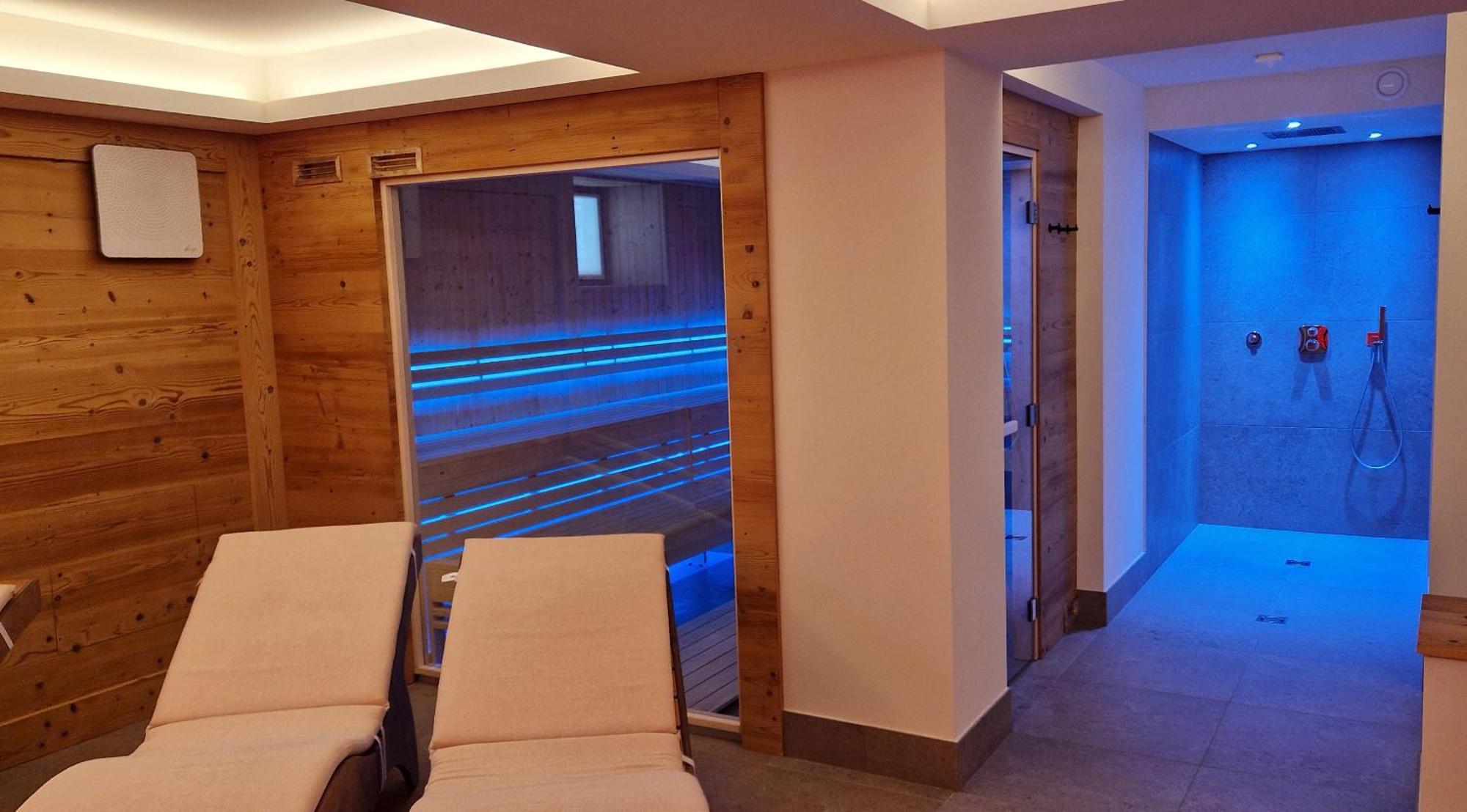 Hotel Roy มัลกาชาเปลา ภายนอก รูปภาพ