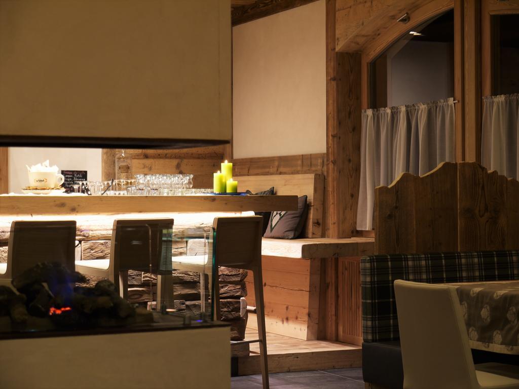 Hotel Roy มัลกาชาเปลา ภายนอก รูปภาพ